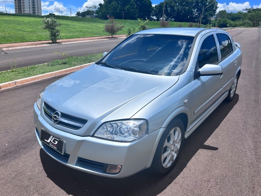 //www.autoline.com.br/carro/chevrolet/astra-20-hatch-advantage-8v-flex-4p-manual/2011/jau-sp/24513099