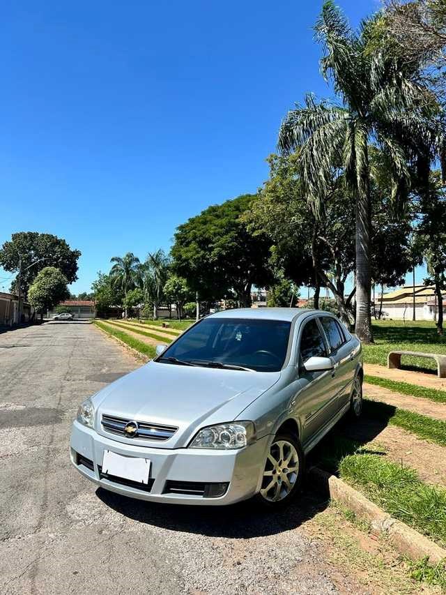 //www.autoline.com.br/carro/chevrolet/astra-20-hatch-advantage-8v-flex-4p-manual/2011/goiania-go/24830145