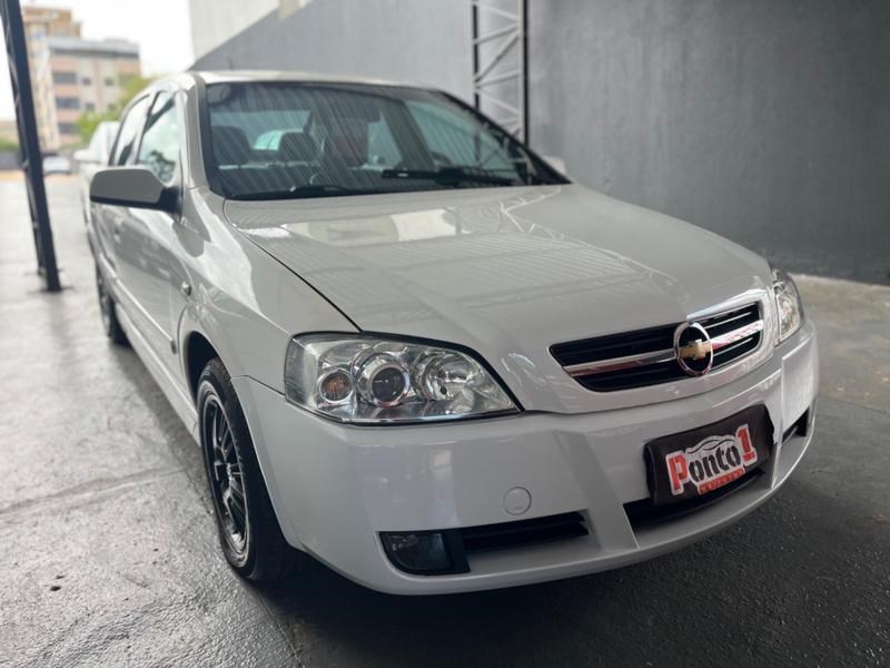 //www.autoline.com.br/carro/chevrolet/astra-20-sedan-advantage-8v-flex-4p-automatico/2011/cascavel-pr/24931087