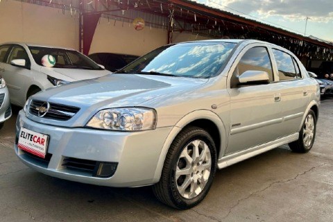 //www.autoline.com.br/carro/chevrolet/astra-20-hatch-advantage-8v-flex-4p-manual/2011/aracatuba-sp/24947791