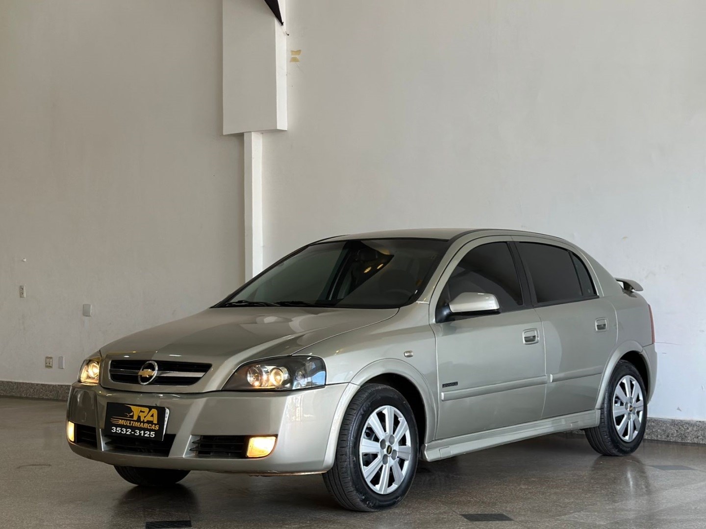 //www.autoline.com.br/carro/chevrolet/astra-20-hatch-advantage-8v-flex-4p-manual/2009/brasilia-df/25025984