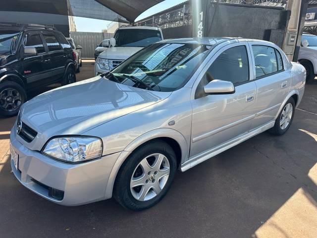 //www.autoline.com.br/carro/chevrolet/astra-20-sedan-8v-gasolina-4p-manual/2003/ituverava-sp/25029650