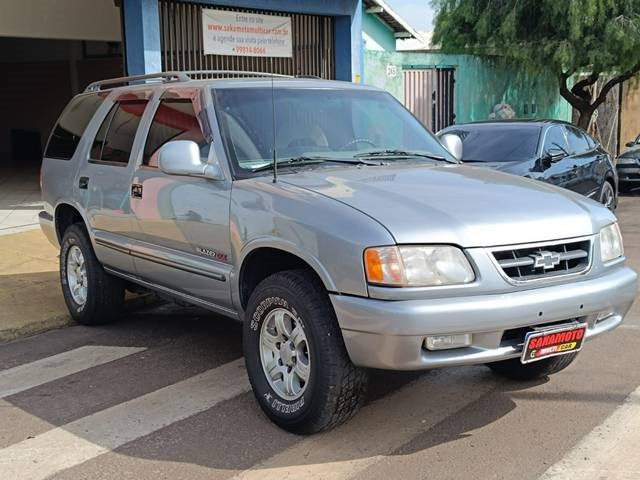 //www.autoline.com.br/carro/chevrolet/blazer-22-dlx-efi-8v-gasolina-4p-manual/1997/botucatu-sp/21415006