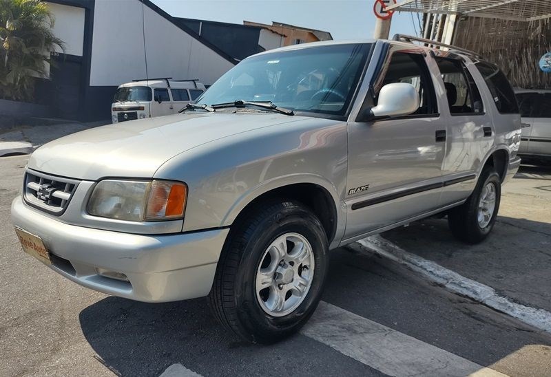 //www.autoline.com.br/carro/chevrolet/blazer-22-std-8v-gasolina-4p-manual/1998/carapicuiba-sp/23358427