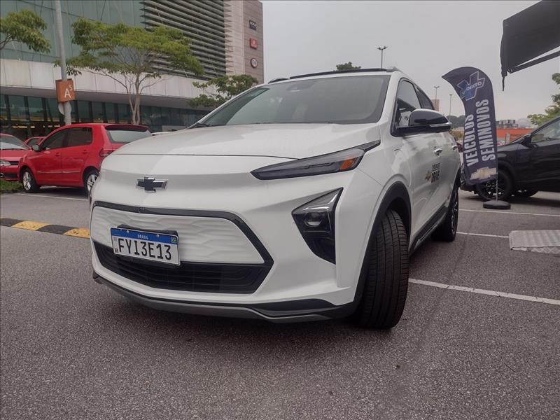 //www.autoline.com.br/carro/chevrolet/bolt-euv-65-kwh-premier-12v-eletrico-4p-automatico/2023/maua-sp/22350812