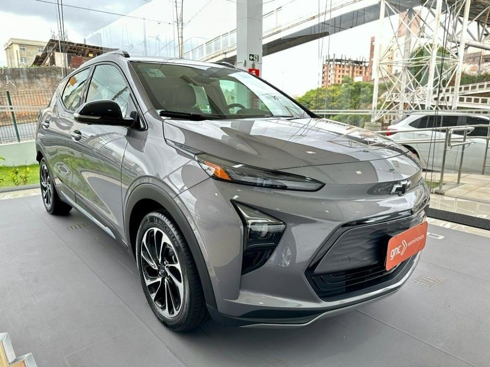 //www.autoline.com.br/carro/chevrolet/bolt-euv-65-kwh-premier-12v-eletrico-4p-automatico/2023/belo-horizonte-mg/22881829