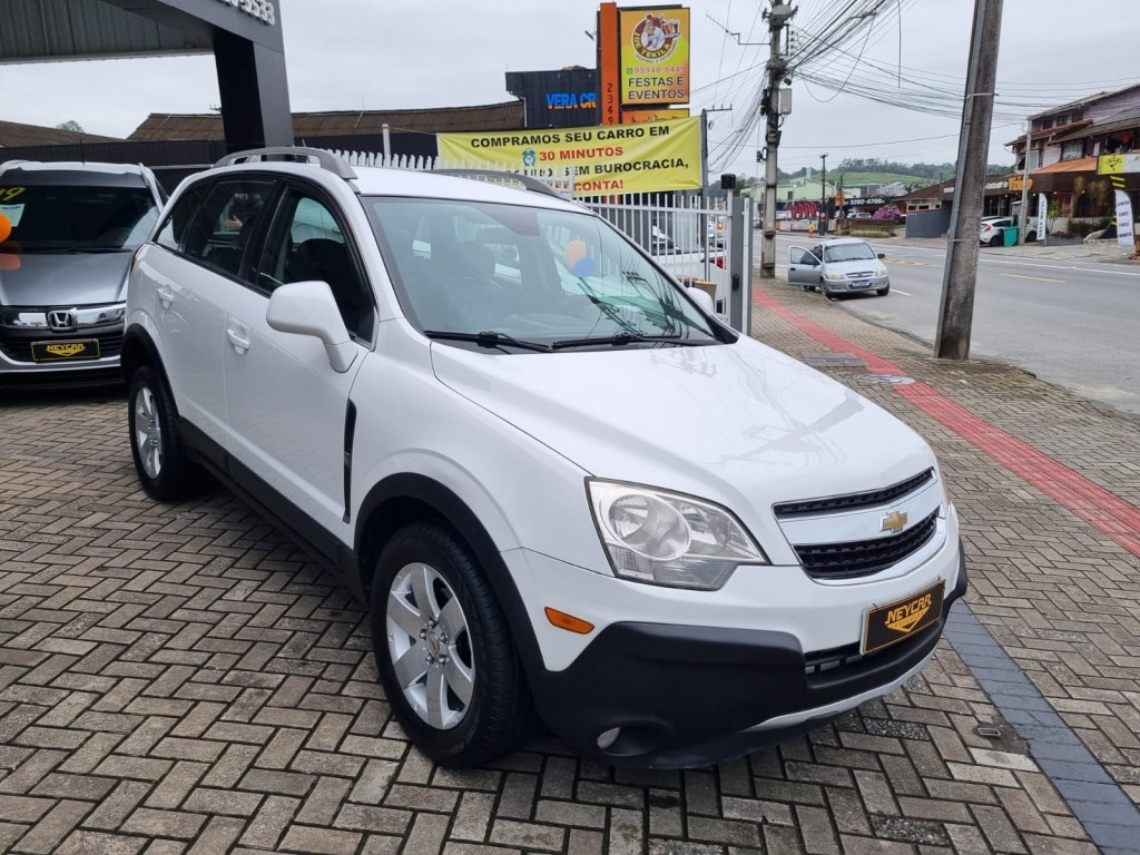 //www.autoline.com.br/carro/chevrolet/captiva-24-sport-16v-gasolina-4p-automatico/2012/joinville-sc/24879465