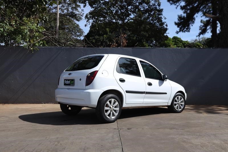 //www.autoline.com.br/carro/chevrolet/celta-10-lt-8v-flex-4p-manual/2012/brasilia-df/17801174