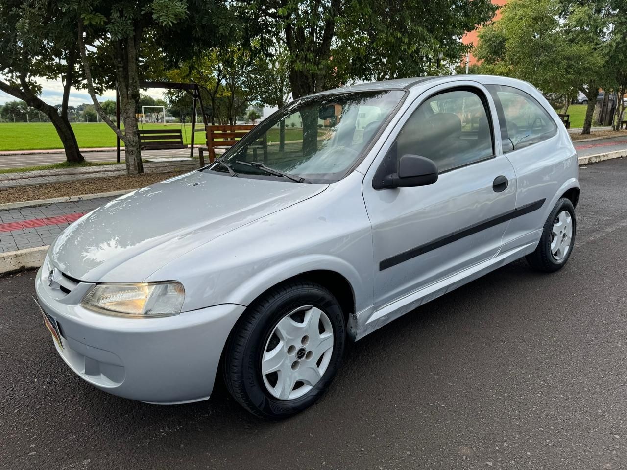 //www.autoline.com.br/carro/chevrolet/celta-10-l-8v-gasolina-2p-manual/2002/faxinal-dos-guedes-sc/23622722