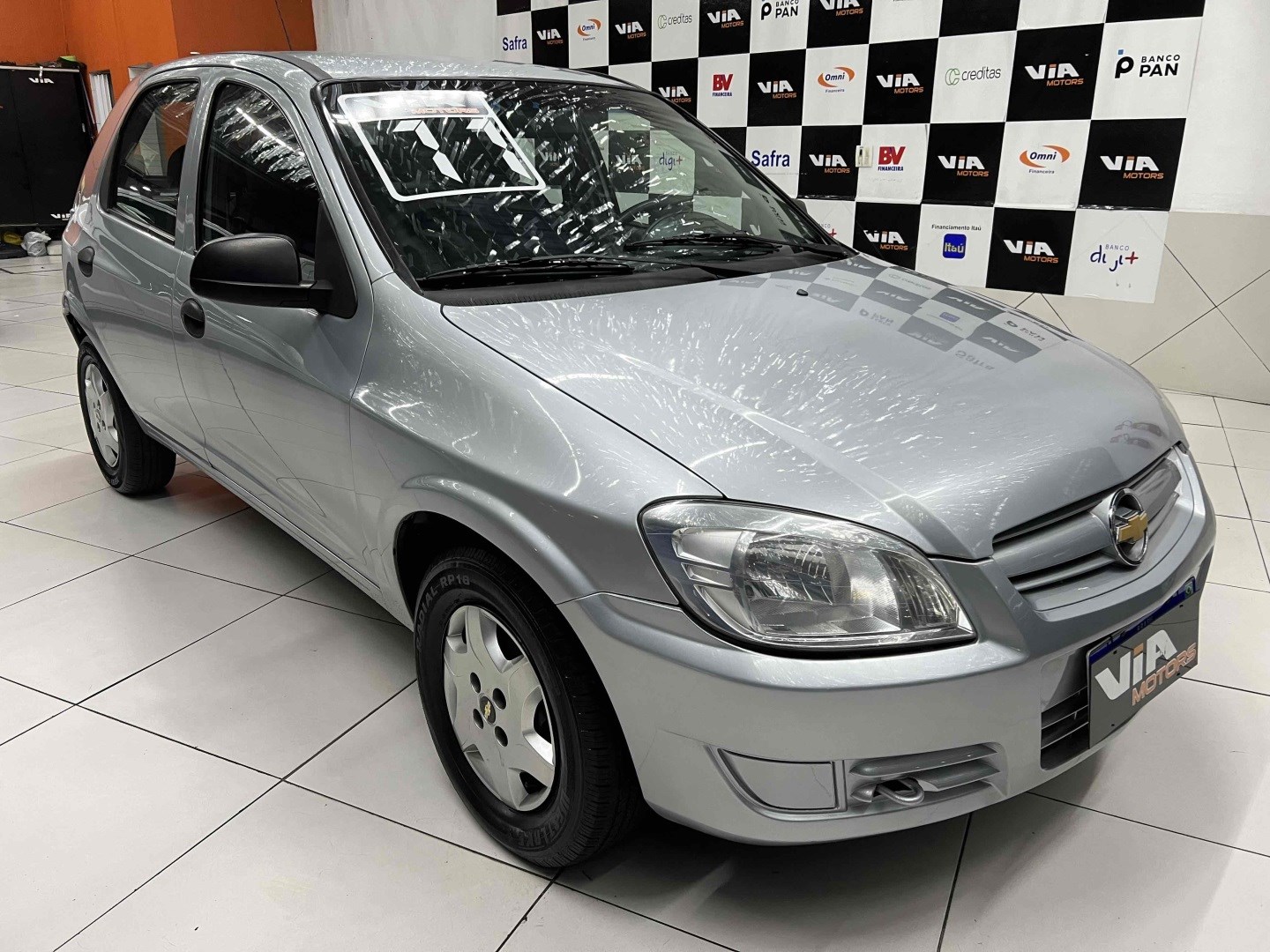 //www.autoline.com.br/carro/chevrolet/celta-10-spirit-8v-flex-4p-manual/2011/sao-paulo-sp/23661773