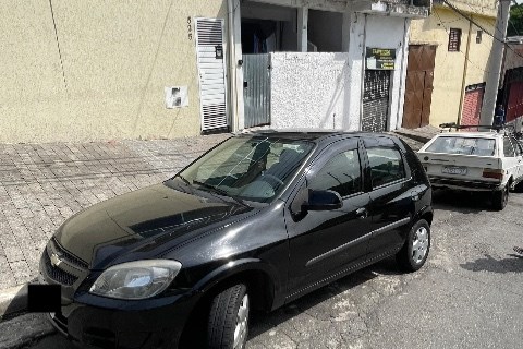 //www.autoline.com.br/carro/chevrolet/celta-10-lt-8v-flex-4p-manual/2013/sao-paulo-sp/23897816