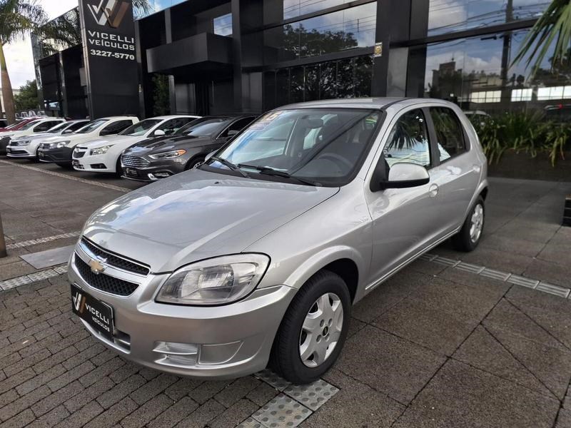 //www.autoline.com.br/carro/chevrolet/celta-10-lt-8v-flex-4p-manual/2015/cascavel-pr/24800238