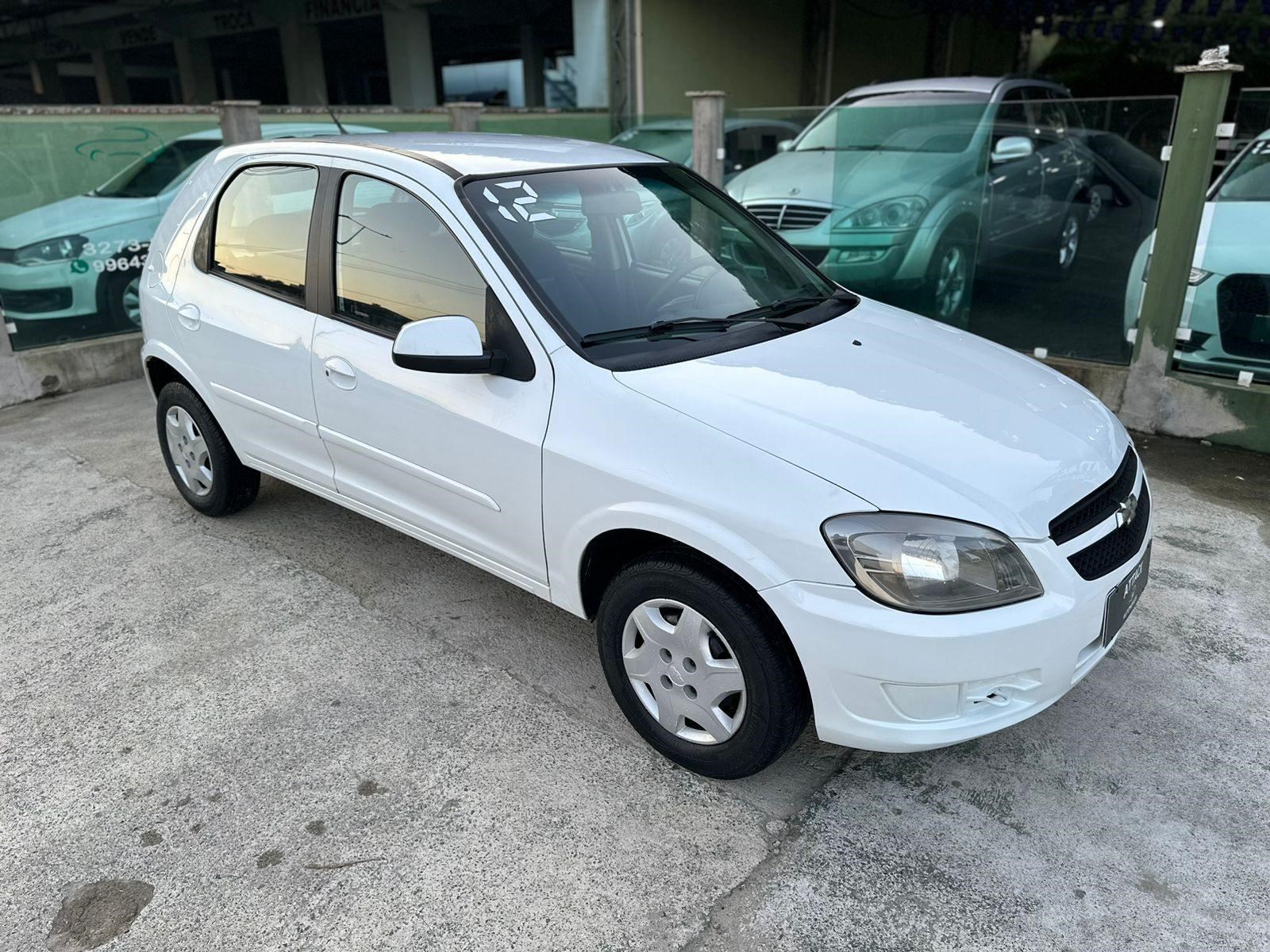 //www.autoline.com.br/carro/chevrolet/celta-10-ls-8v-flex-4p-manual/2012/guaramirim-sc/24833025