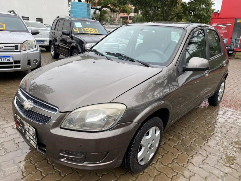 //www.autoline.com.br/carro/chevrolet/celta-10-lt-8v-flex-4p-manual/2014/porto-alegre-rs/24901293