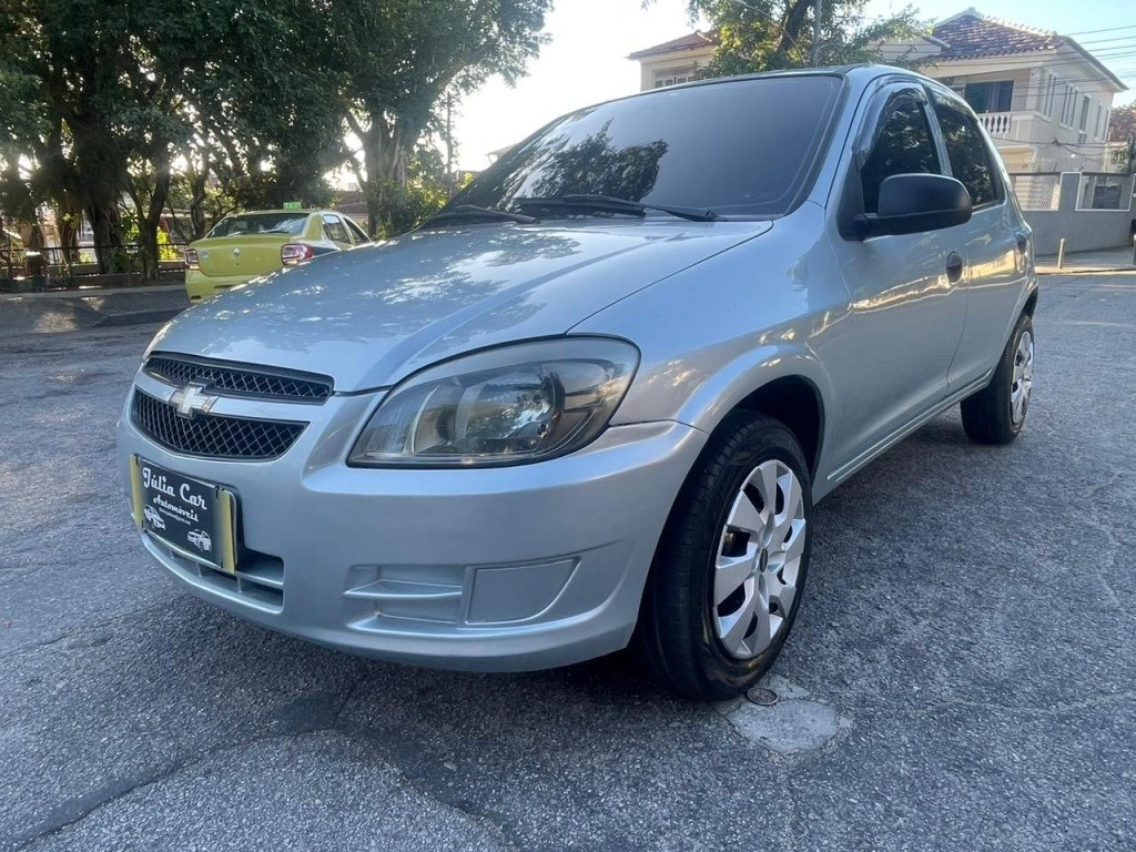 //www.autoline.com.br/carro/chevrolet/celta-10-lt-8v-flex-4p-manual/2013/rio-de-janeiro-rj/24932559