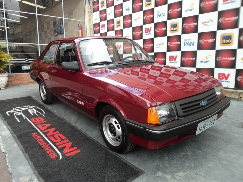 //www.autoline.com.br/carro/chevrolet/chevette-sedan-10-junior-50cv-2p-gasolina-manual/1992/porto-alegre-rs/16226205