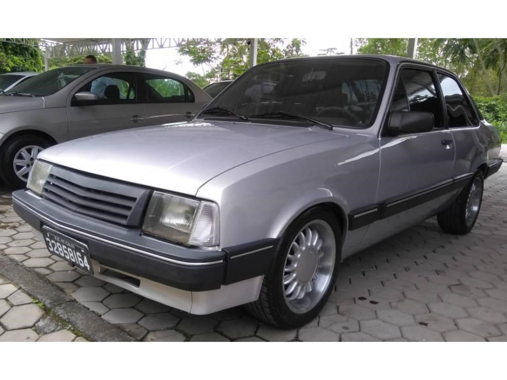 //www.autoline.com.br/carro/chevrolet/chevette-sedan-16-dl-75cv-2p-alcool-manual/1993/blumenau-sc/17349780