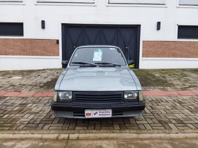//www.autoline.com.br/carro/chevrolet/chevette-sedan-10-junior-50cv-2p-gasolina-manual/1992/erechim-rs/17729898