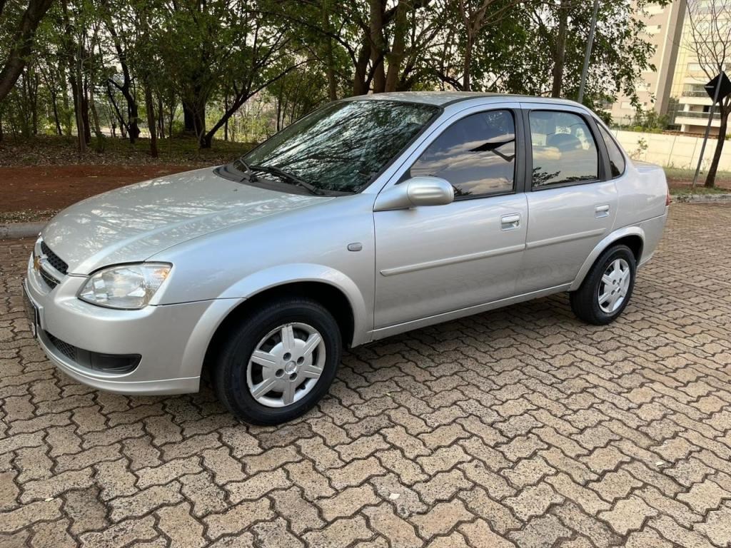 Corsa Sedan Classic Life 1.0 em Ribeirão Preto Flex 07/07 Prata - Veículos  da Automóvel & Cia