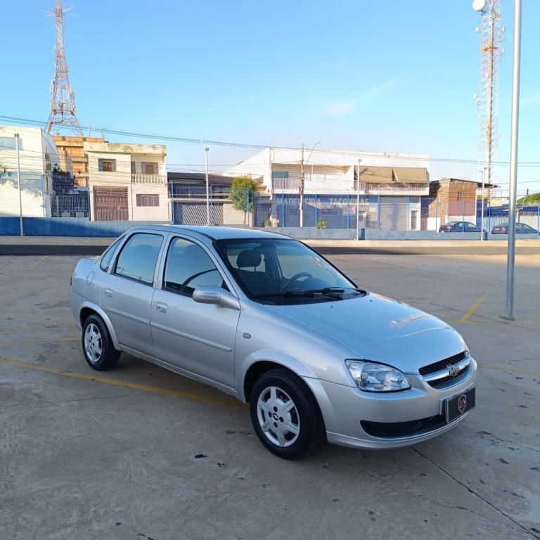 //www.autoline.com.br/carro/chevrolet/classic-10-ls-8v-flex-4p-manual/2013/uberlandia-mg/23693079