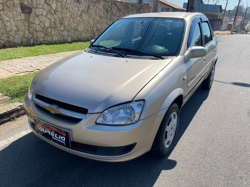 //www.autoline.com.br/carro/chevrolet/classic-10-ls-8v-flex-4p-manual/2013/campinas-sp/23870831