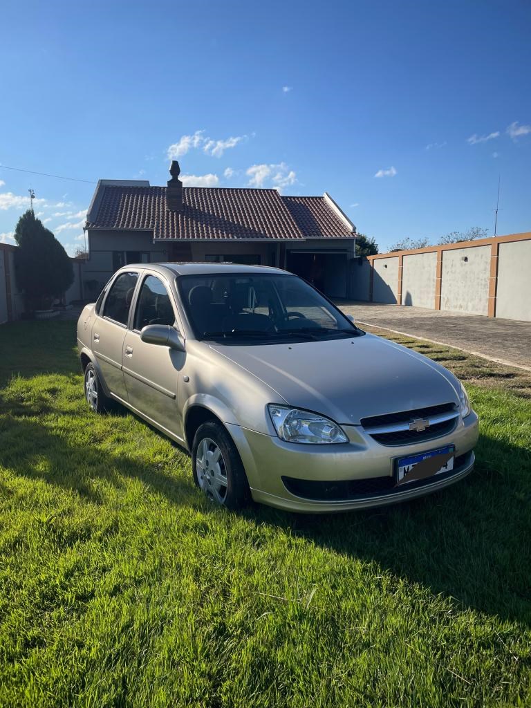 //www.autoline.com.br/carro/chevrolet/classic-10-ls-8v-flex-4p-manual/2012/cerro-negro-sc/23968518