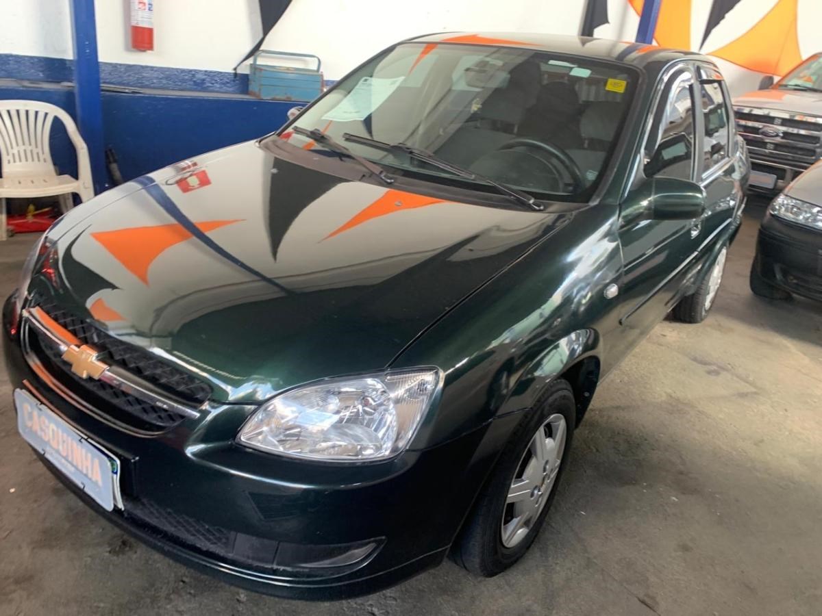 //www.autoline.com.br/carro/chevrolet/classic-10-ls-8v-flex-4p-manual/2013/contagem-mg/24022970
