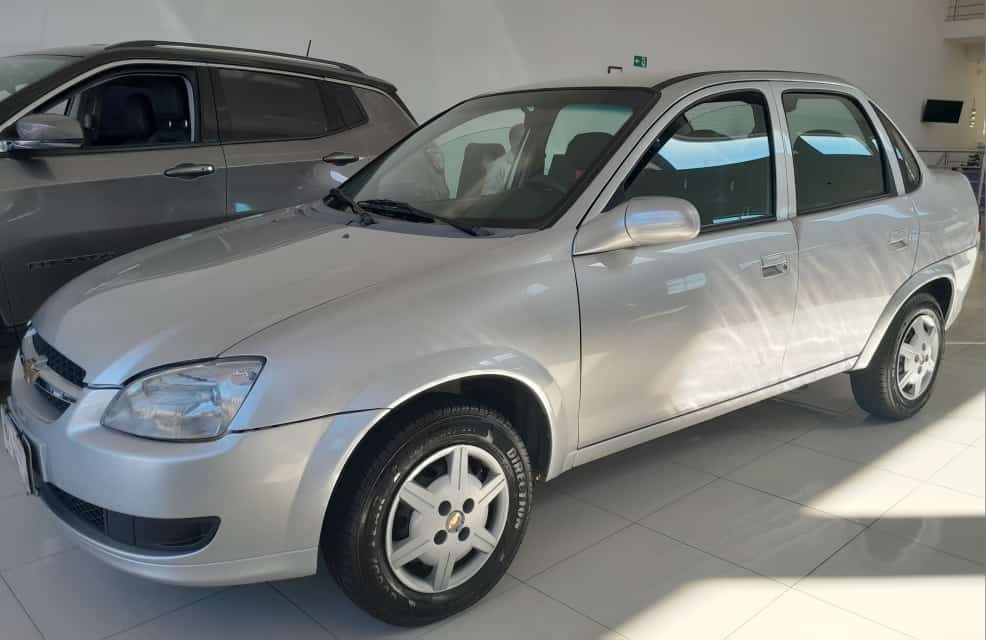 //www.autoline.com.br/carro/chevrolet/classic-10-ls-8v-flex-4p-manual/2016/cerquilho-sp/24056435