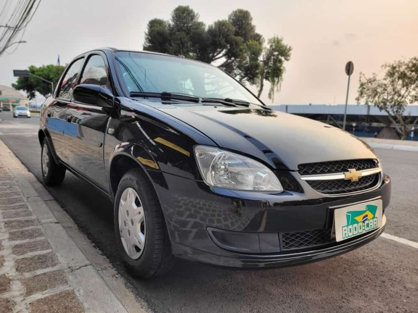 //www.autoline.com.br/carro/chevrolet/classic-10-ls-8v-flex-4p-manual/2013/ponta-grossa-pr/24155708