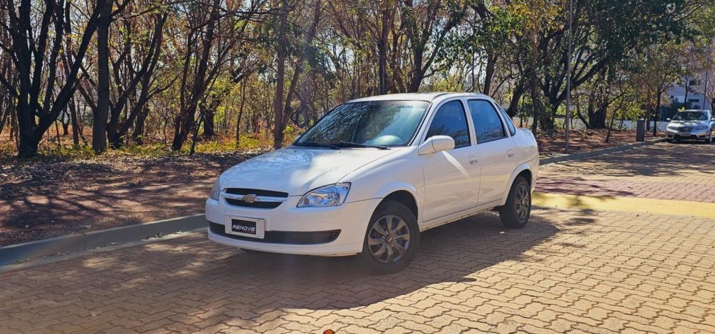 //www.autoline.com.br/carro/chevrolet/classic-10-ls-8v-flex-4p-manual/2016/ribeirao-preto-sp/24787527