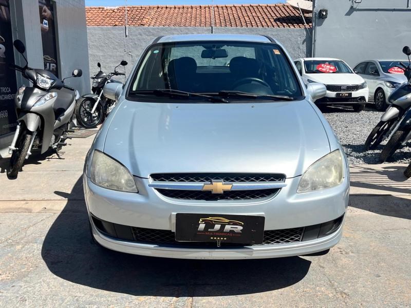 //www.autoline.com.br/carro/chevrolet/classic-10-ls-8v-flex-4p-manual/2012/varzea-grande-mt/24800303