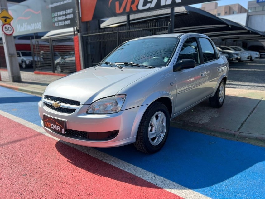 //www.autoline.com.br/carro/chevrolet/classic-10-ls-8v-flex-4p-manual/2013/ponta-grossa-pr/24916653