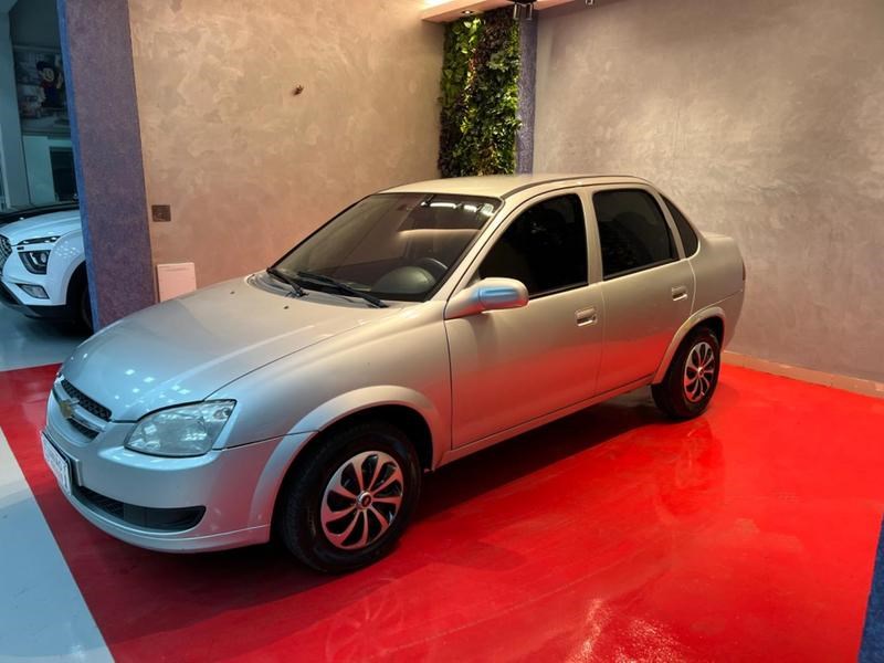 //www.autoline.com.br/carro/chevrolet/classic-10-ls-8v-flex-4p-manual/2016/campo-verde-mt/24930410