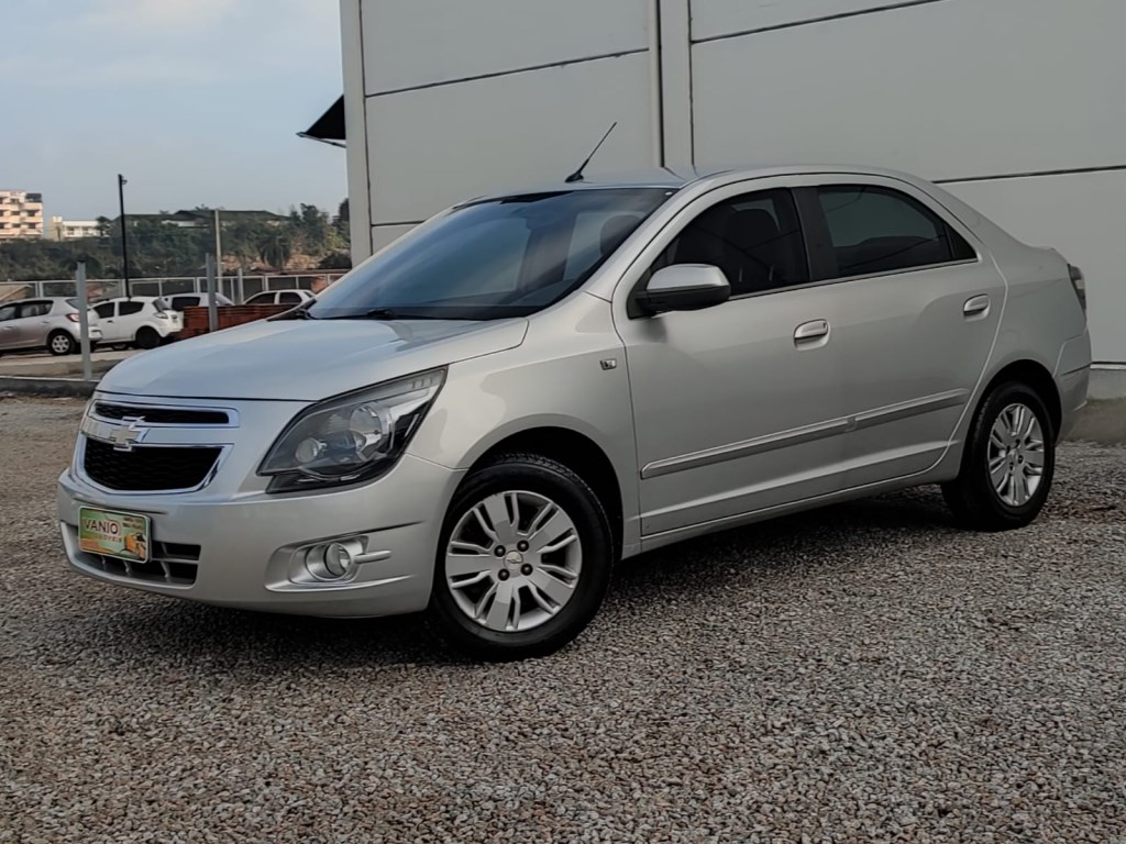 //www.autoline.com.br/carro/chevrolet/cobalt-18-ltz-8v-flex-4p-automatico/2013/criciuma-sc/24763397
