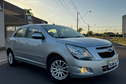 //www.autoline.com.br/carro/chevrolet/cobalt-14-ltz-8v-flex-4p-manual/2015/aracatuba-sp/24854940