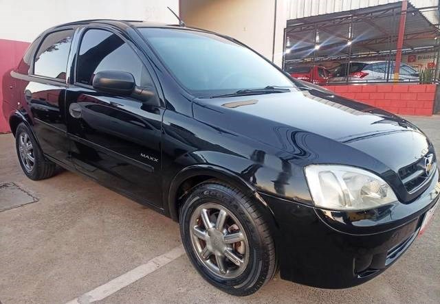 //www.autoline.com.br/carro/chevrolet/corsa-18-sedan-maxx-8v-flex-4p-manual/2005/louveira-sp/24030942