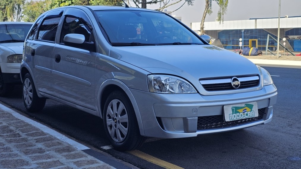 //www.autoline.com.br/carro/chevrolet/corsa-14-hatch-maxx-8v-flex-4p-manual/2011/ponta-grossa-pr/24783792