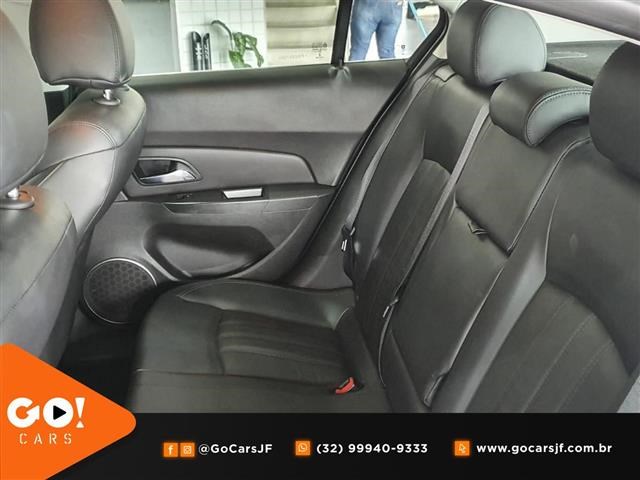 //www.autoline.com.br/carro/chevrolet/cruze-18-sedan-lt-16v-flex-4p-automatico/2015/juiz-de-fora-mg/16546443
