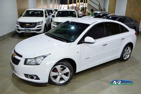 //www.autoline.com.br/carro/chevrolet/cruze-18-sedan-lt-16v-flex-4p-automatico/2013/campinas-sp/16950434