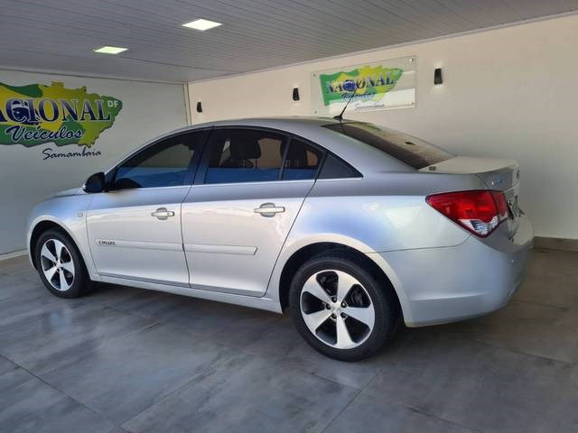 //www.autoline.com.br/carro/chevrolet/cruze-18-sedan-lt-16v-flex-4p-automatico/2014/brasilia-df/17907831