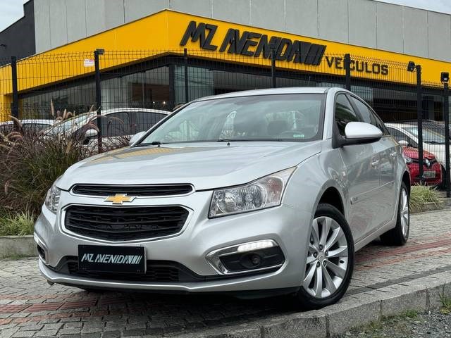 //www.autoline.com.br/carro/chevrolet/cruze-18-sedan-lt-16v-flex-4p-automatico/2015/joinville-sc/23451358