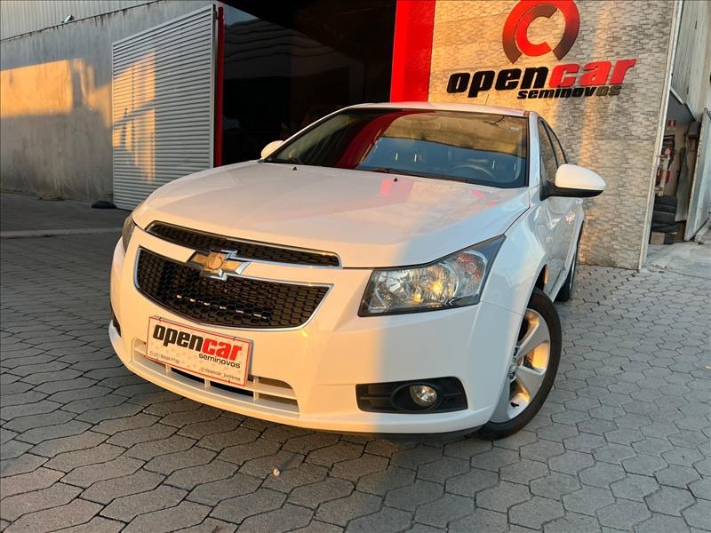 //www.autoline.com.br/carro/chevrolet/cruze-18-sedan-lt-16v-flex-4p-automatico/2014/linhares-es/23662330