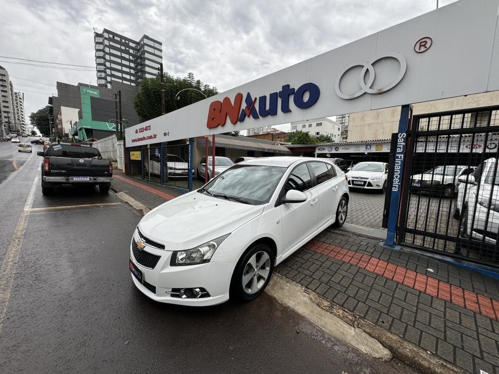 //www.autoline.com.br/carro/chevrolet/cruze-18-hatch-sport-lt-16v-flex-4p-manual/2014/chapeco-sc/23732168