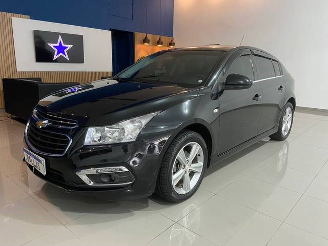 //www.autoline.com.br/carro/chevrolet/cruze-18-hatch-sport-lt-16v-flex-4p-automatico/2015/bauru-sp/23779680