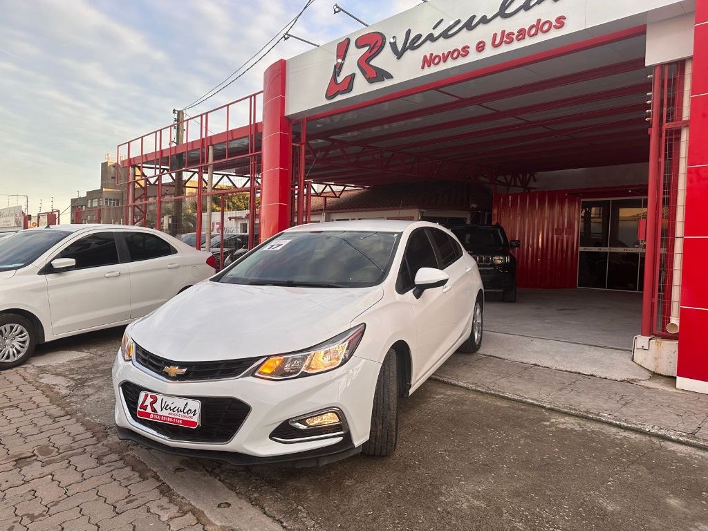 //www.autoline.com.br/carro/chevrolet/cruze-14-hatch-sport-lt-16v-flex-4p-turbo-automatic/2017/rio-grande-rs/24111096