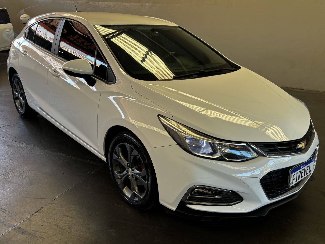 //www.autoline.com.br/carro/chevrolet/cruze-14-hatch-sport-lt-16v-flex-4p-turbo-automatic/2017/americana-sp/24154792