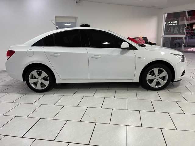 //www.autoline.com.br/carro/chevrolet/cruze-18-sedan-lt-16v-flex-4p-manual/2014/guarapuava-pr/24206143