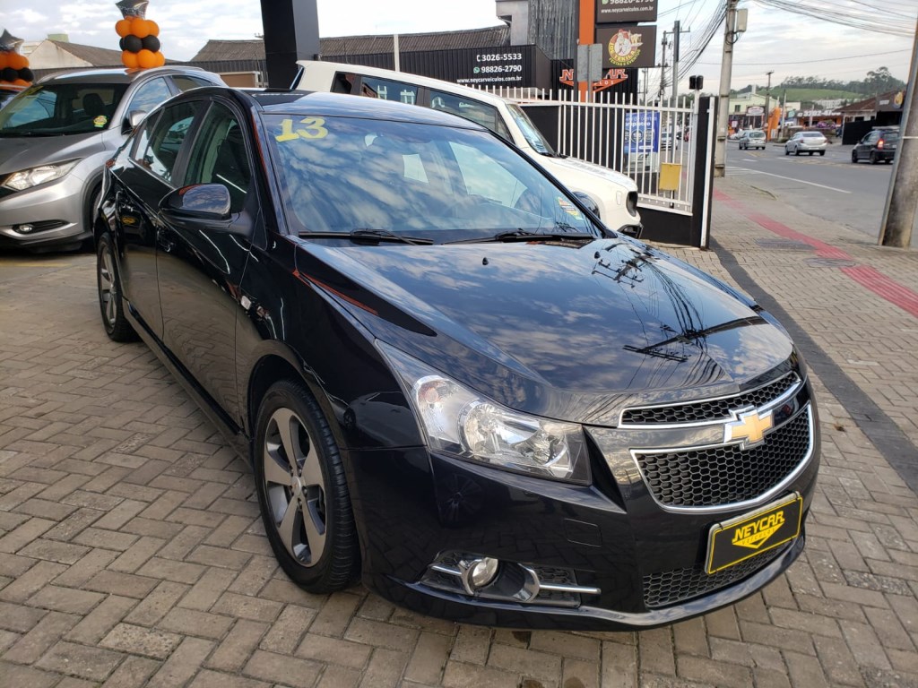 //www.autoline.com.br/carro/chevrolet/cruze-18-hatch-sport-lt-16v-flex-4p-manual/2013/joinville-sc/24225928