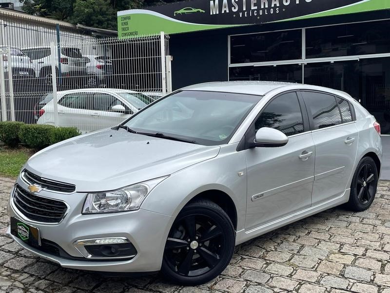 //www.autoline.com.br/carro/chevrolet/cruze-18-hatch-sport-lt-16v-flex-4p-automatico/2015/curitiba-pr/24227879