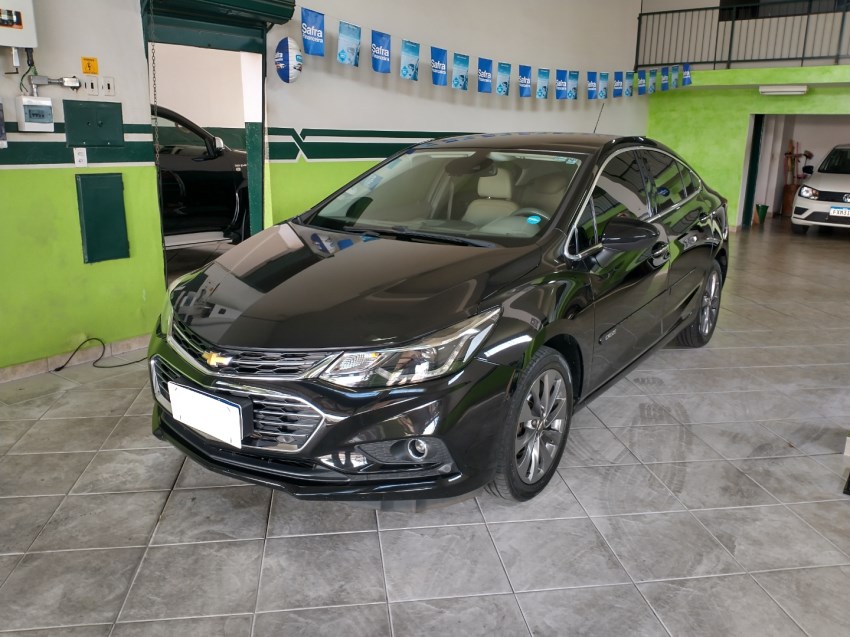 //www.autoline.com.br/carro/chevrolet/cruze-14-sedan-ltz-16v-flex-4p-turbo-automatico/2017/conchal-sp/24238902